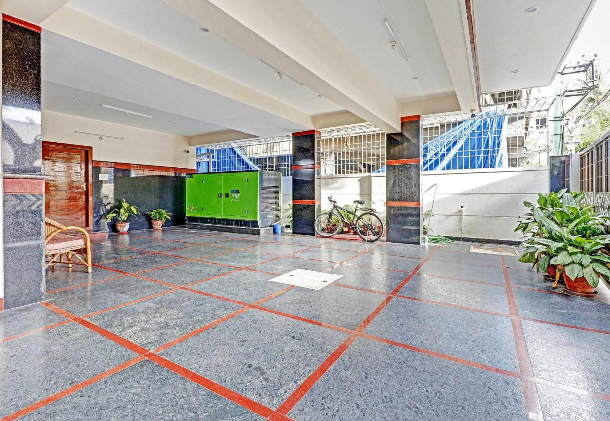 Capital O R R Residency Hotel Bangalore Luaran gambar